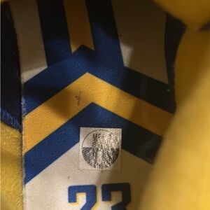 Jordan Blue n yellow